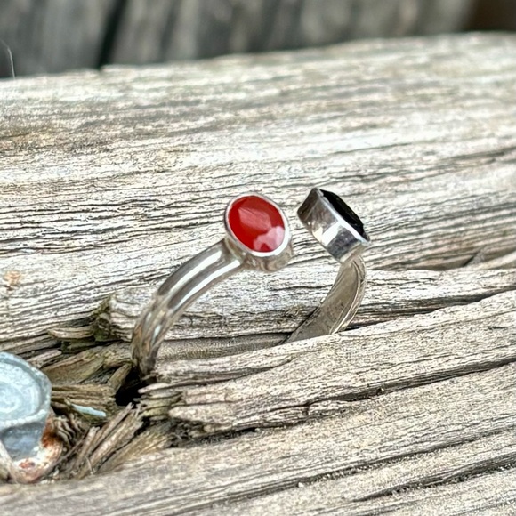 Carnelian & Onyx Ring - Picture 7 of 15